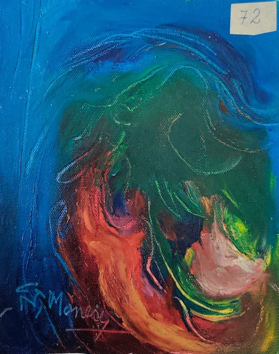 Encuentro bajo luz azul