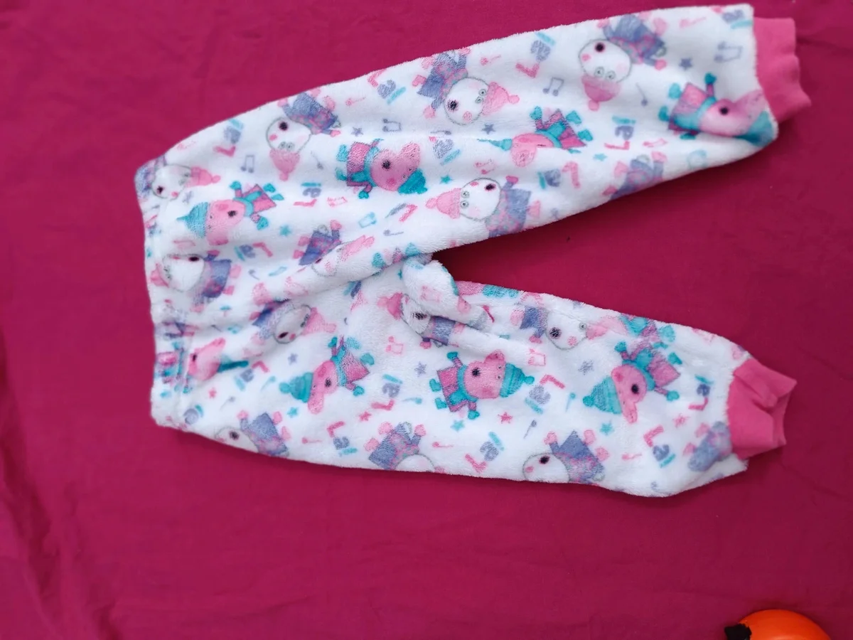 Pantalonași pufoși de pijama Peppa Pig - George. Mărimea 80 (3)
