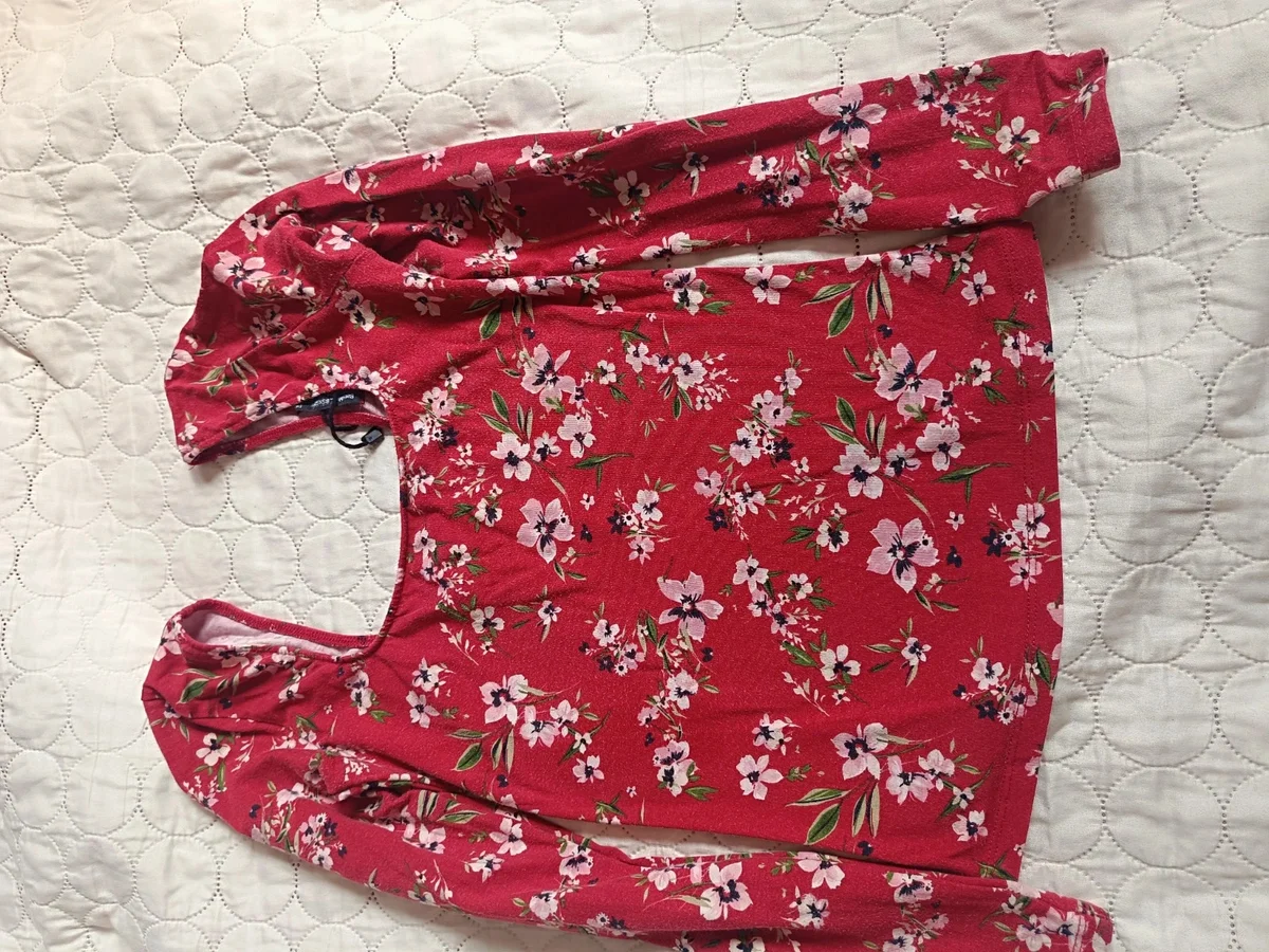 Bluză Dama Bershka cu Imprimeu Floral și Decolteu Generos.Mărimea S (2)