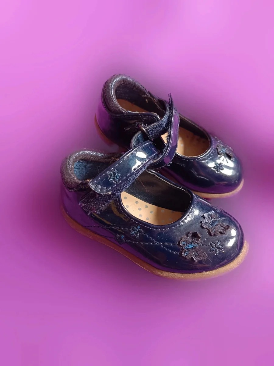 Pantofiori Mary Jane lac bleumarin cu fluturași aplicați - Mărimea 20 (UK 4)