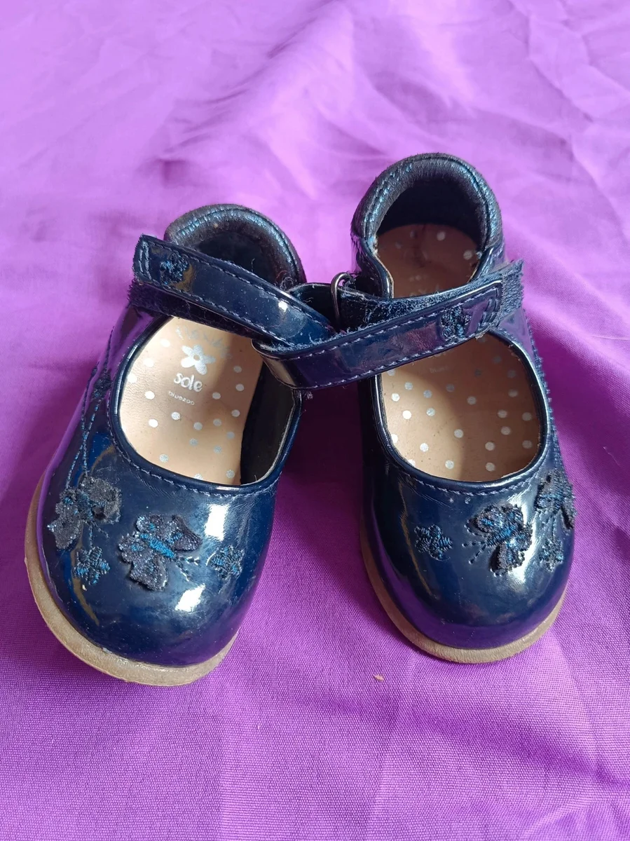 Pantofiori Mary Jane lac bleumarin cu fluturași aplicați - Mărimea 20 (UK 4) (3)