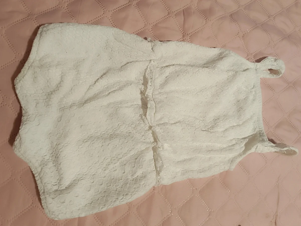 Salopetă/Body H&M alb din dantelă, mărimea 92 (18 - 24 luni) (2)