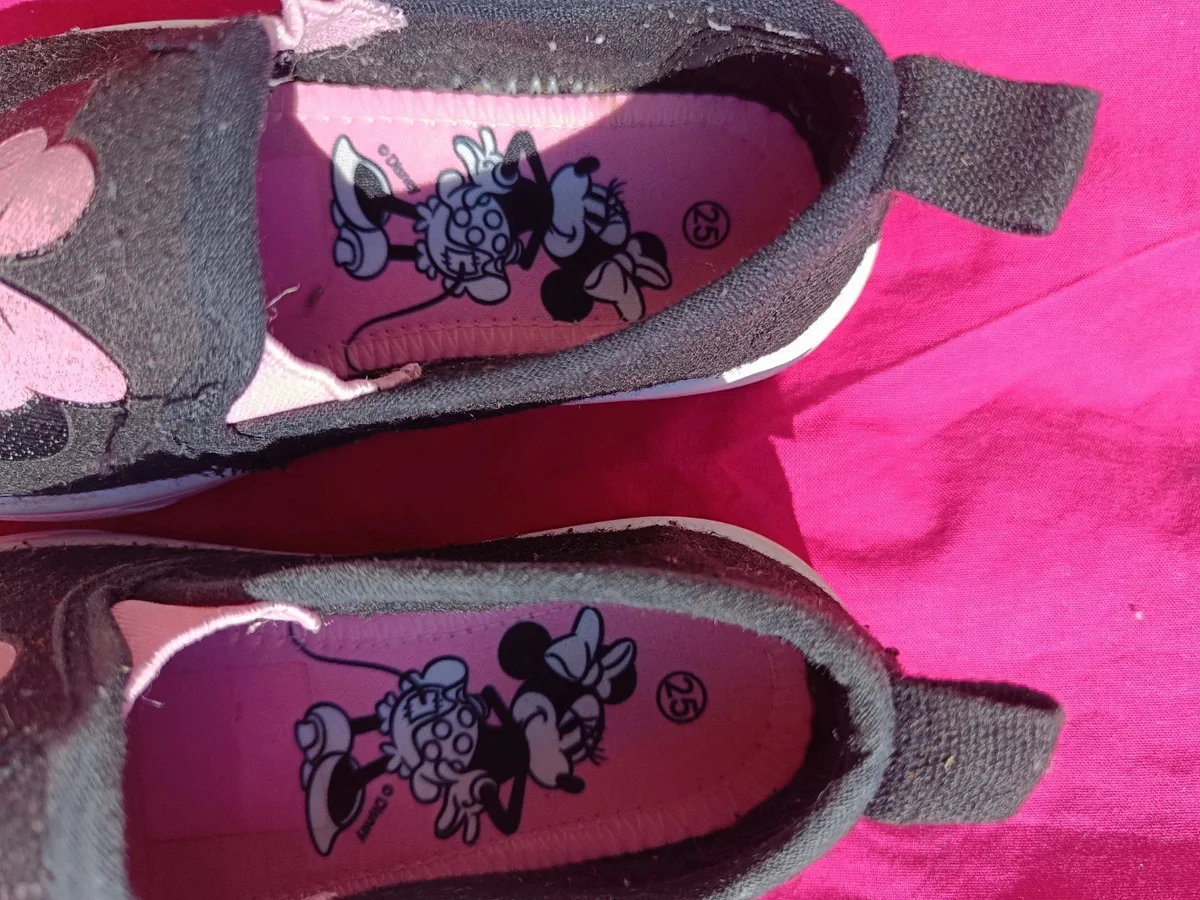 Teniși / pantofiori textili fără șireturi cu Minnie Mouse - Mărimea 25 (2)