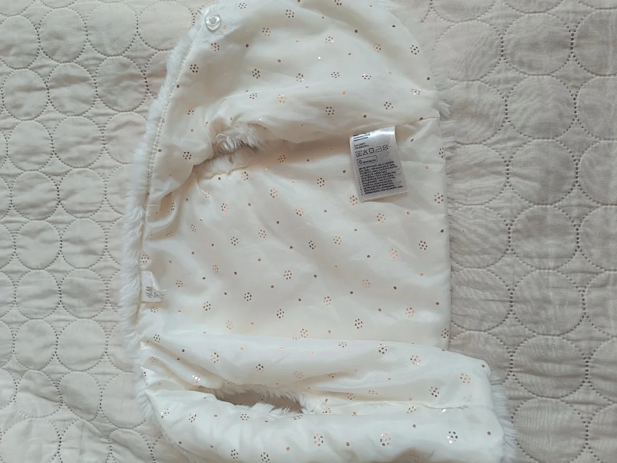 Bolero / Vestuță din blăniță artificială H&M .Mărimea 86 / 12 - 18 luni (3)