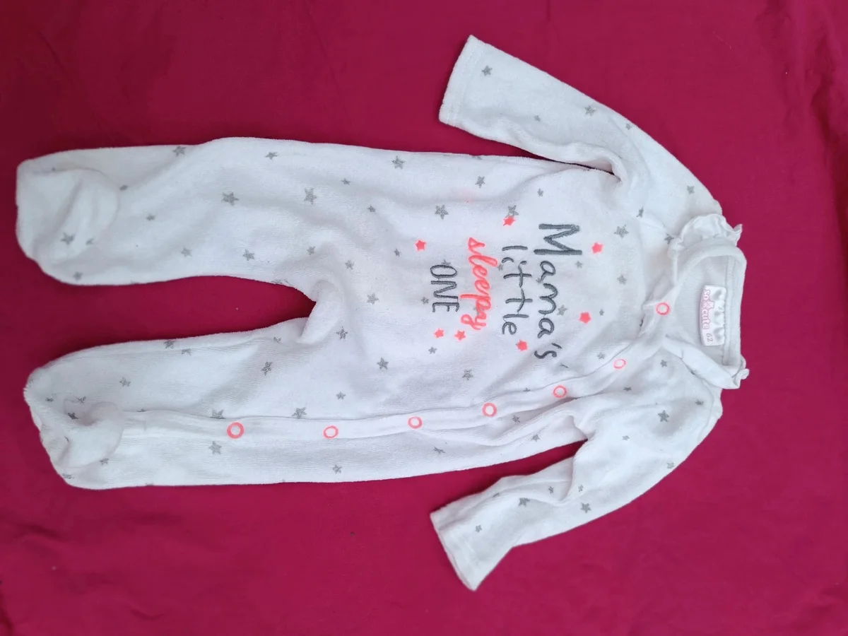 Salopetă pufoasă pentru somn cu steluțe. Mărimea 62,0 - 3 luni (So Cute)