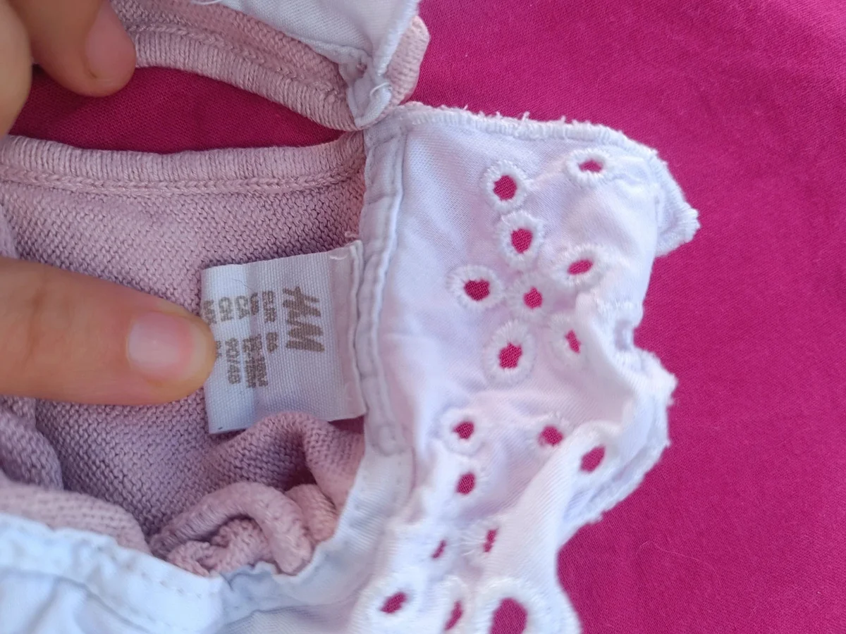 Pulover fetiță H&M 2 în 1, roz pudră, cu guler alb brodat (3)