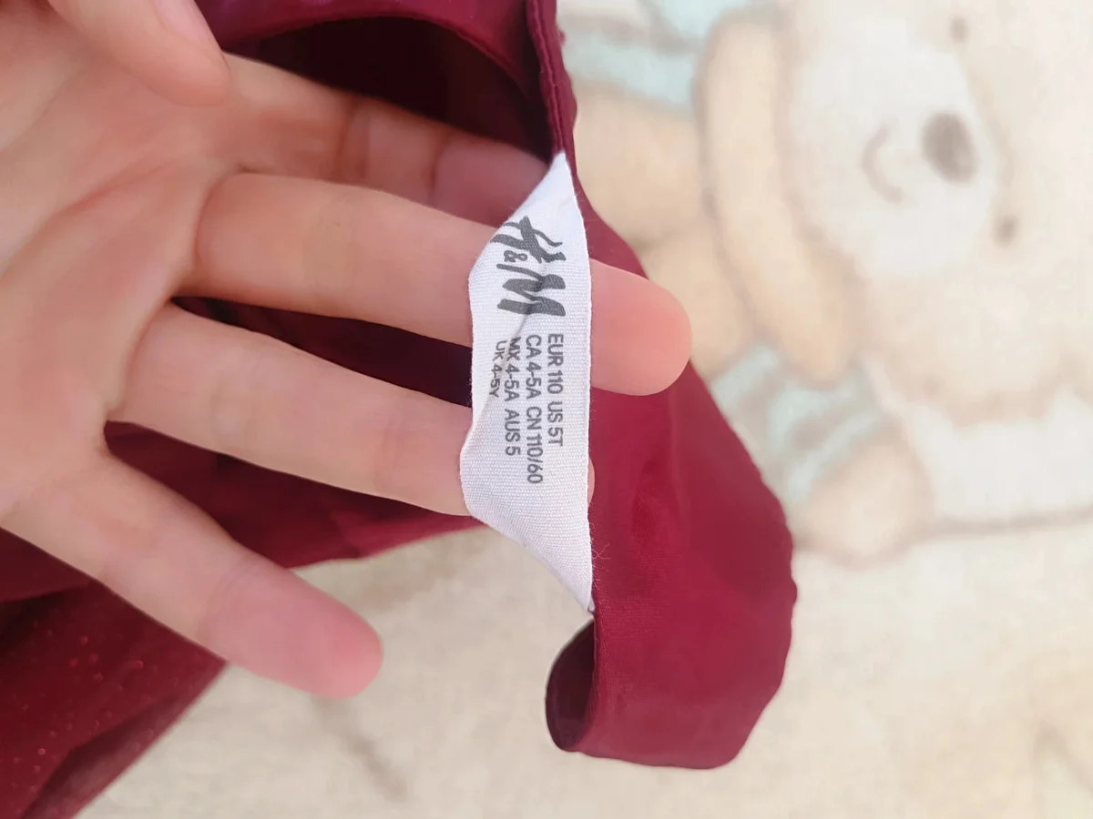Rochiță elegantă bordo, cu fundă și tul sclipitor - purtată o singură dată! (5)